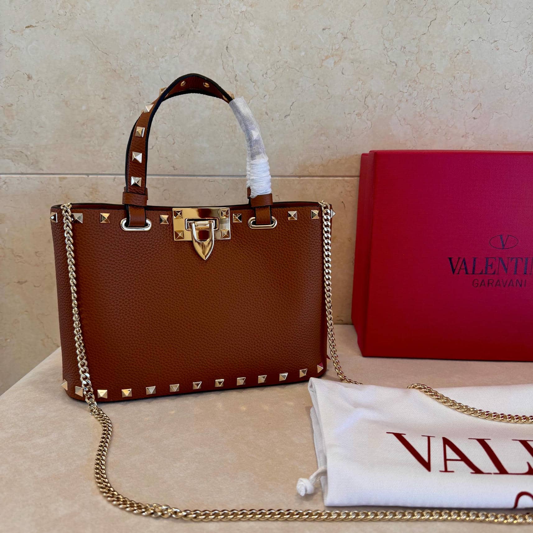 013-Tote Garavani Rockstud